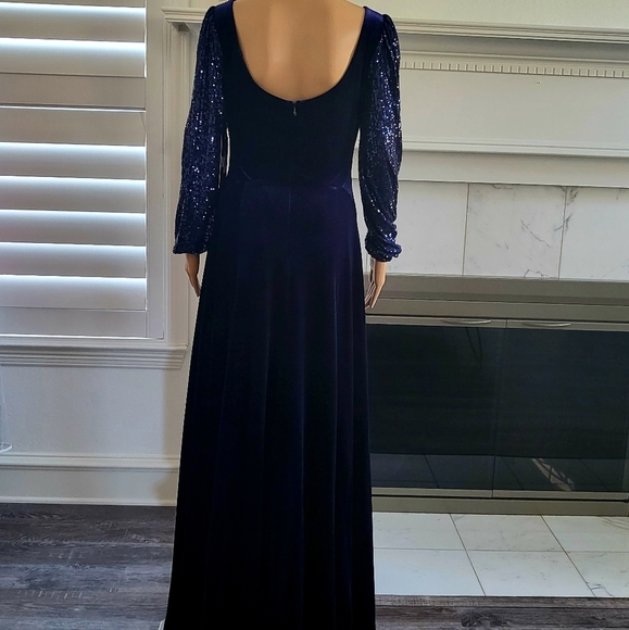 Tahari Puff Sleeve Sequined Navy Evening Gown - Size 4 - Picture 4 of 10